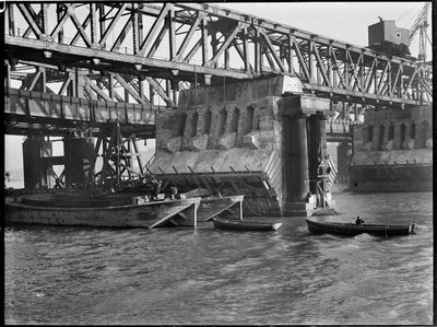 Rivning av Waterloo Bridge, Lambeth, Greater London Authority, 1936. av Charles William Prickett