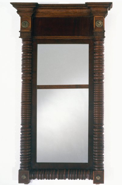 Looking Glass, c. 1830-1837 (mahogny och körsbär; östlig vit tall, mjuk lönn, mässing och spegelglas) av Charles del Vecchio