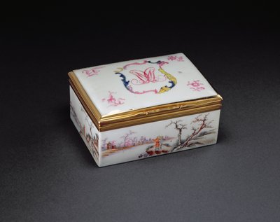 A Monogramed Snuff Box, Qianlong Period (1736-95) c.1750 (porslin) av Chinese School