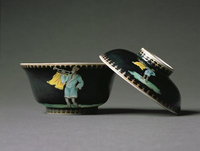 En sockerskål och lock, Qianlong Period (1736-95) c.1740 (porslin) (se även 314530) av Chinese School