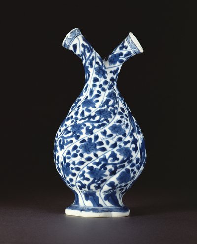 Blå och vit dubbelflaska i europeisk glasform, Kangxiperiod (1662-1722) (porslin) av Chinese School