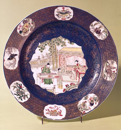 Cirkulärt fat med en musikscen, Kangxi-perioden (1662-1722) (porslin) av Chinese School
