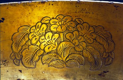 Detalj från en graverad bassäng, Tangdynastin (förgylld silver) (se 206714) av Chinese School