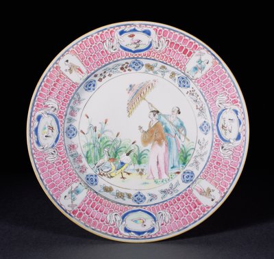 Middagstallrik målad i Famille Rose föreställande La Dame au Parason, efter design av Cornelis Pronk (1691-1759) Qianlong-perioden (1736-95) c.1734 (porslin) av Chinese School