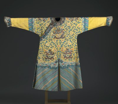 Emperors dräkt med knappar (textil) av Chinese School