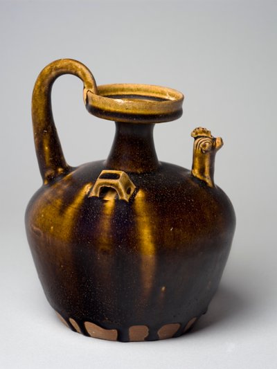 Hu med kycklinghuvuddekor, Eastern Jin, 317-420 (glaserat porslin) av Chinese School