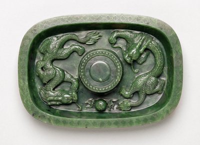 Imperial cupstand (sten & trä) (se även 193799) av Chinese School
