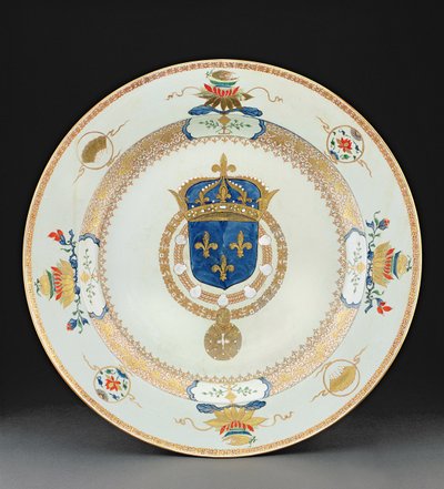 Stor vapenladdare med vapen av kungen av Frankrike, ca 1730 (porslin) av Chinese School