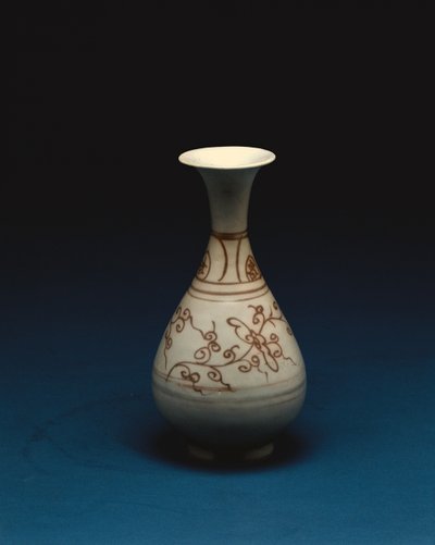 Röd underglasyrflaska av Yuhachan, Yuan-dynastin, 1300-talet av Chinese School