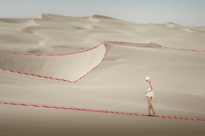 Red Ribbon Desert Walk av Christine von Diepenbroek