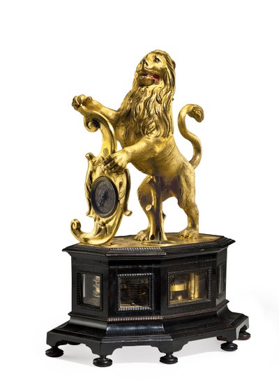 Striking and Automaton Lion Clock, c.1640 (förgylld mässing och ebenholts) av Christoff Miller