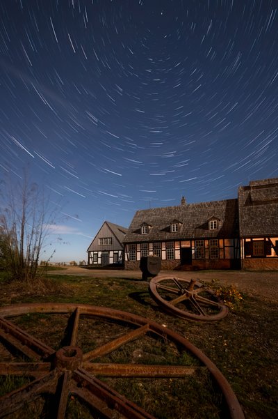 Star Trails Country Home av Christoph Schaarschmidt