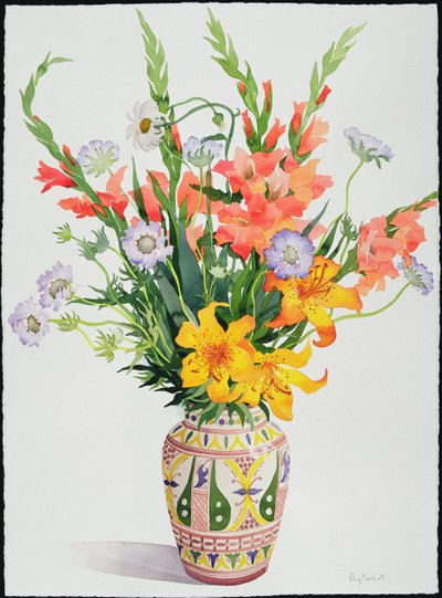 Orange och blå blommor i en marockansk vas (wc) av Christopher Ryland