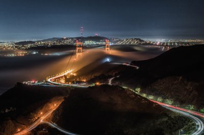 Nattdimma vid Golden Gate av Chuanxu Ren