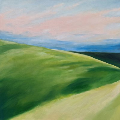 Green Hills – Pastellfärgad himmel av Claire Whitehead