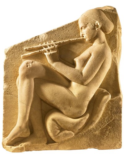 En aulos-spelare. Afrodites altare, så kallad Ludovisi-tron, vänster panel, ca 430 f.Kr. av Classical Antiquities