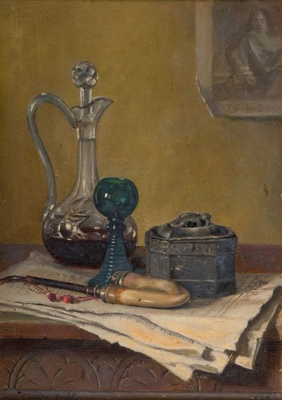 Stilleben av tidning, rör, karaff och burk, 1887. av Claude Pratt