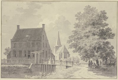 Hus med vallgrav och gångbro, kyrkan i bakgrunden, till höger ett träd under vilket en vagn och flera figurer står av Cornelis Pronk