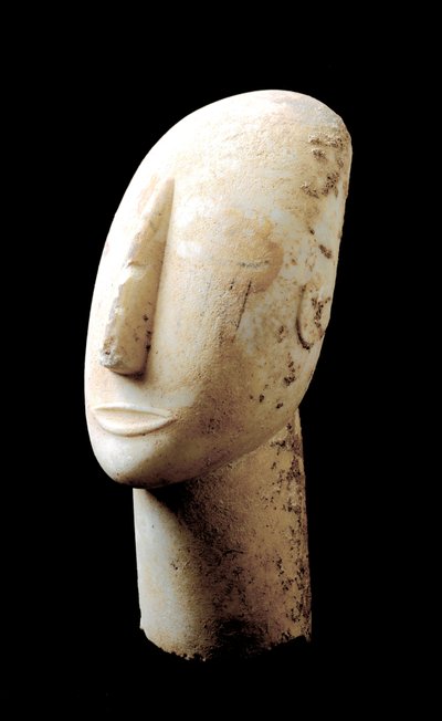 Kykladernas konst: "" stort huvud""" Marmorskulptur. 3000 f.Kr. Kykladiska civilisationen (-3200 a -2000) Aten, Arkeologiska museet av Cycladic