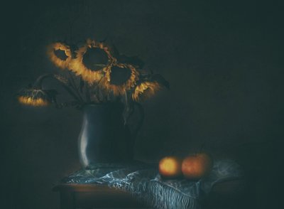 Stämningsfulla solrosor och äpplen av Delphine Devos