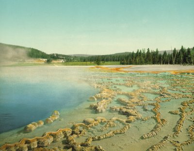 Sapphire Pool, Yellowstone National Park, ca 1902 (photochrom) av Detroit Photographic Co.
