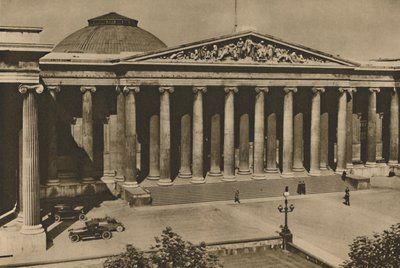 Colonnaded front of British Museum på platsen för Old Montague House, c1935. av Donald McLeish