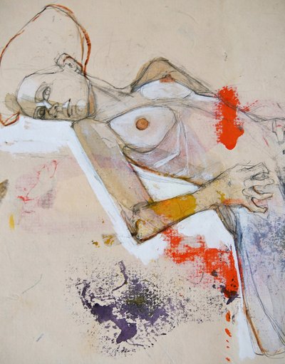Uttrycksfull liggande figur av Doris Schmitz