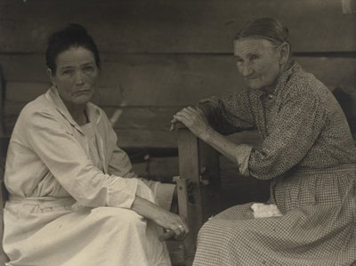 [Arminda moster Mindy Anderson Curtis, och vän], 1930-1934 (platinatryck) av Doris Ulmann