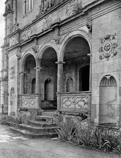 Loggian, Cranborne Manor House, Dorset, 1924-1926. av E. Bastard