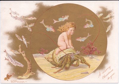 Ett viktorianskt julkort av en eremitkrabba i ett skal som rids av en vattenkropp omgiven av ett fiskstim, av Gertrude Thompson, c.1895 (färg litho) av E. Gertrude Thompson