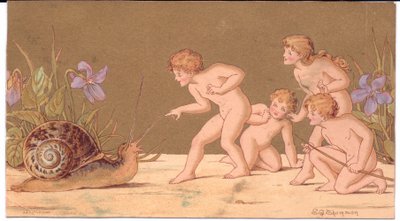 Ett viktorianskt gratulationskort med fyra nakna älvor som retar en snigel mot en guldbakgrund, av Gertude Thompson, c.1895 (färg litho) av E. Gertrude Thompson