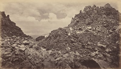 Quezaltenango från en vulkans krater, 1877. av Eadweard Muybridge