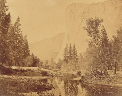 Tutokanula. Yosemites dal. (Den store hövdingen) "El Capitan." 3500 fot hög. av Eadweard J. Muybridge