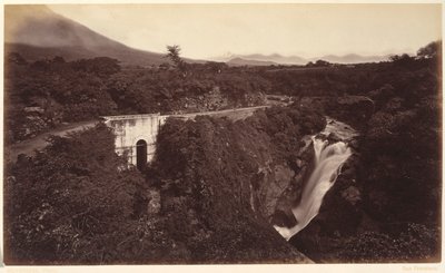 Michatoyas vattenfall - Palin, Guatemala av Eadweard Muybridge