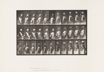 Tavla 148. Nedgångstrappa, vändande bärande hink med vatten av Eadweard Muybridge