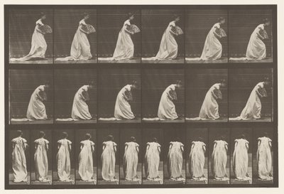 Skylt 199.Courtseying, fläkt i höger hand, 1885 av Eadweard Muybridge