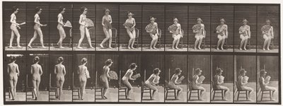 Skylt 237. Sitter på stol och öppningsfläkt, 1872-1885 av Eadweard Muybridge