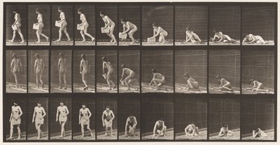 Plåt 269. Uppstår från marken med tidningen i vänster hand, 1872-1885 av Eadweard Muybridge