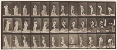 Tallrik 430. Toalett; Att ta av sig kläder, 1872-1885 av Eadweard Muybridge