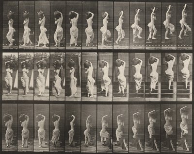 Plansch nummer 105. Person som vänder sig om och går uppför trappor, en vattenkruka på vänster axel av Eadweard Muybridge