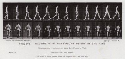 Den mänskliga figuren i rörelse: Idrottare som går med femtio pund i en hand (s/v foto) av Eadweard Muybridge
