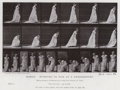 Den mänskliga figuren i rörelse: Kvinna som böjer sig för att ta upp en näsduk (s/v foto) av Eadweard Muybridge