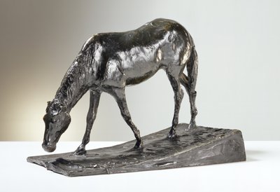 Häst vid tråg (brons) av Edgar Degas