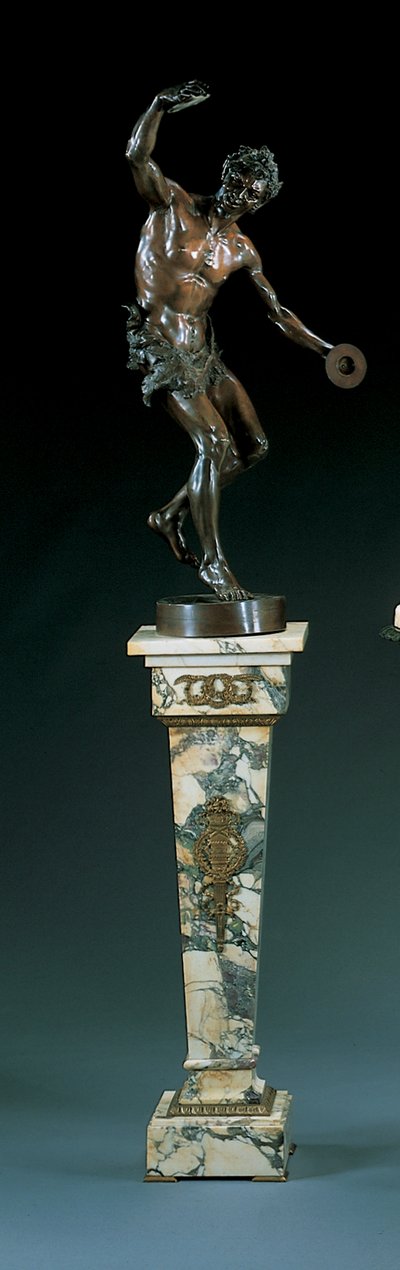 Gjuten efter en modell av Goldscheider, modellerad som en dansande satyr som spelar cymbaler av Edmund Klotz