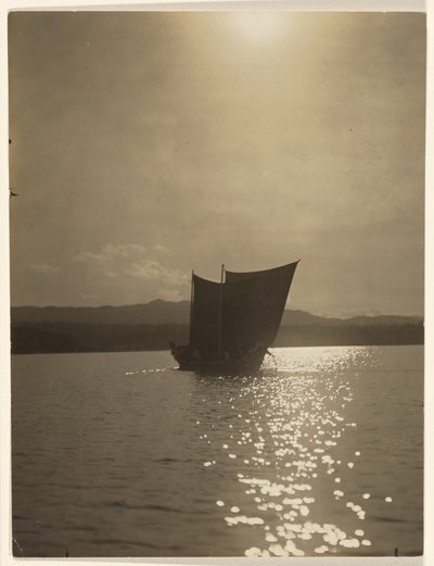 [I gryningens gråa sken vände Yaklus-krigarna ryggen åt] av Edward S. Curtis
