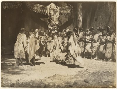 [Naida dansar Livets och dödens dans] av Edward S. Curtis