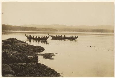 [Krigarna, unga och gamla, sjösatte sina kanoter] av Edward S. Curtis