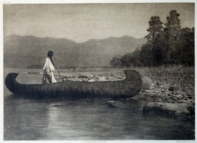 Indians of America: en indian på en kanotbåt i södra Flathead Lake, Montana av Edward Sheriff Curtis