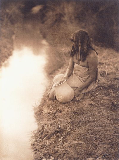 Maricopa kvinna vid strömmen av Edward Sheriff Curtis