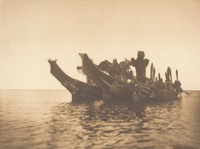 Maskerade dansare i kanoter - Qagyuhl A, 1914. av Edward Sheriff Curtis